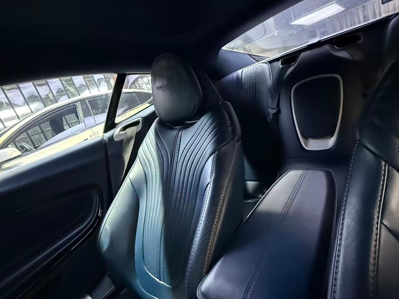 二手阿斯顿·马丁 DB11 蓝色/蓝色 2019款 4.0T V8 Coupe