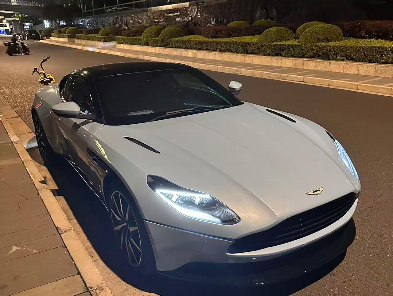 二手阿斯顿·马丁 DB11 蓝色/蓝色 2019款 4.0T V8 Coupe