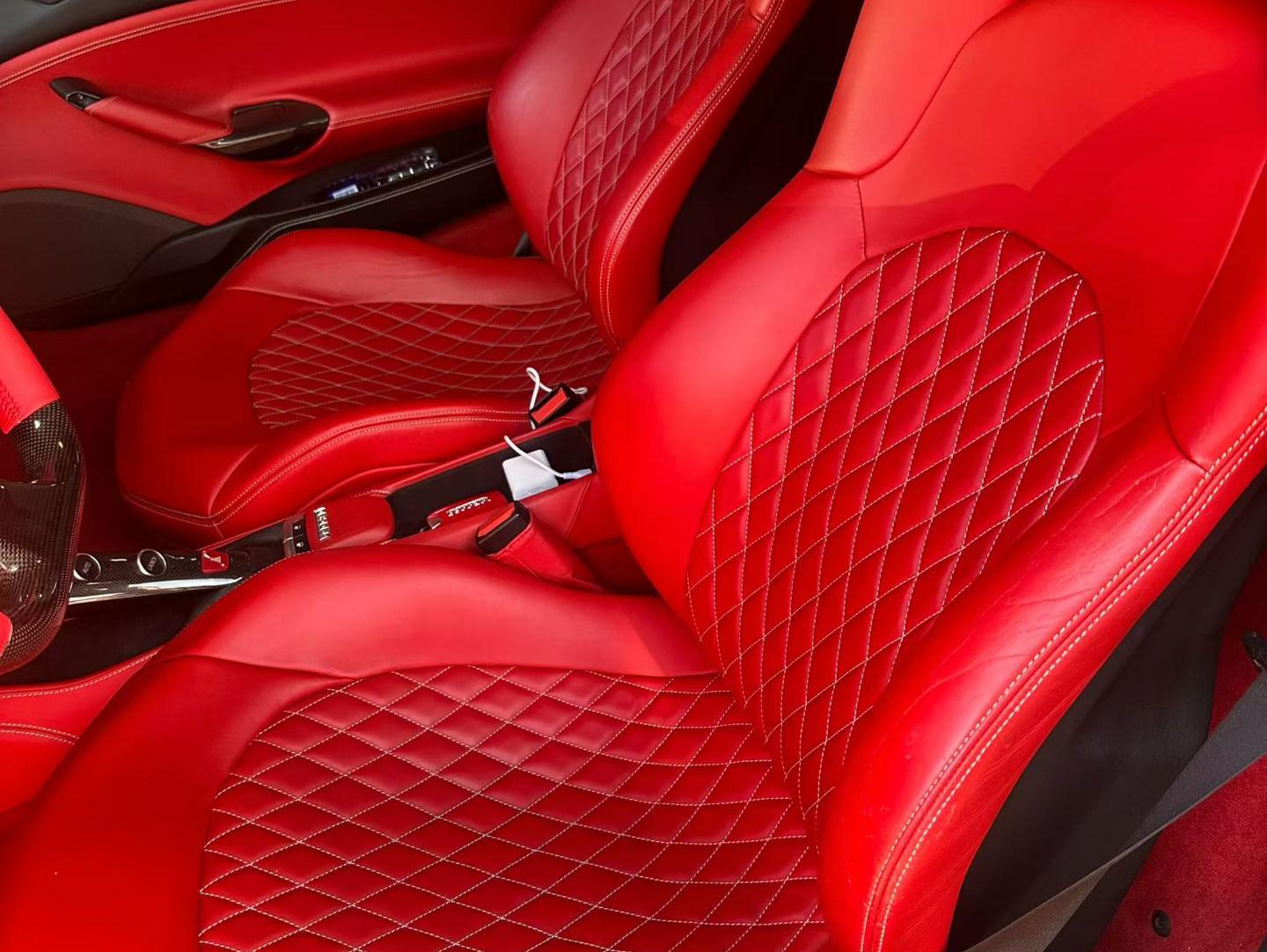 二手法拉利 488 白色/红色 2015款 488 GTB