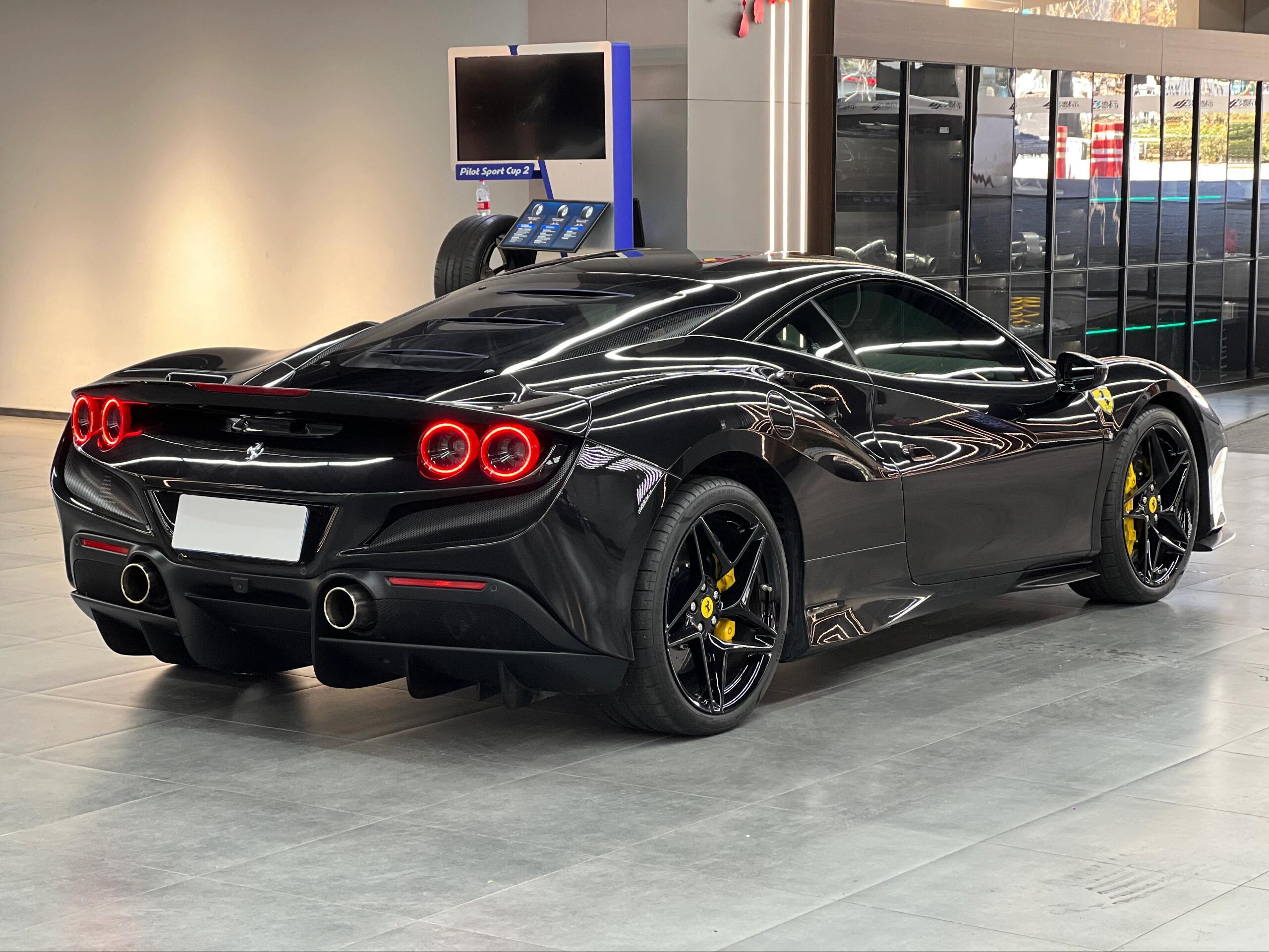 二手法拉利 F8 黑色/红色 2019款 Tributo 3.9T V8