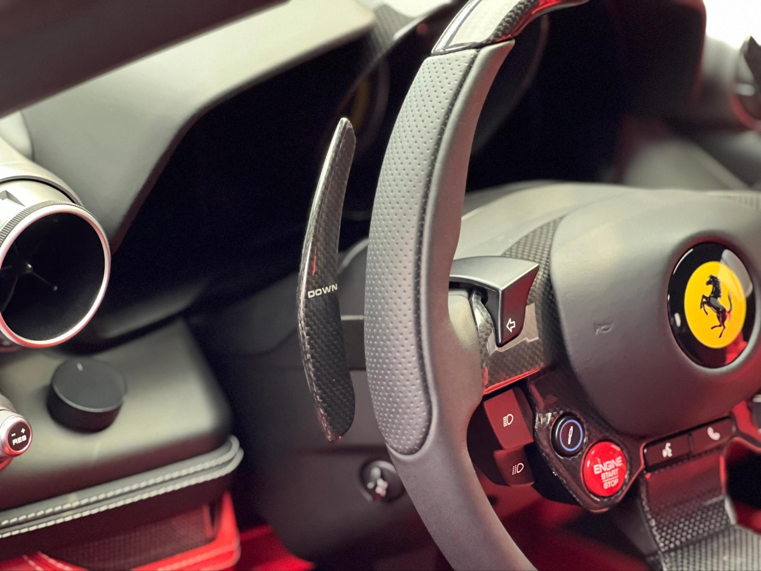 二手法拉利 F8 黑色/红色 2019款 Tributo 3.9T V8