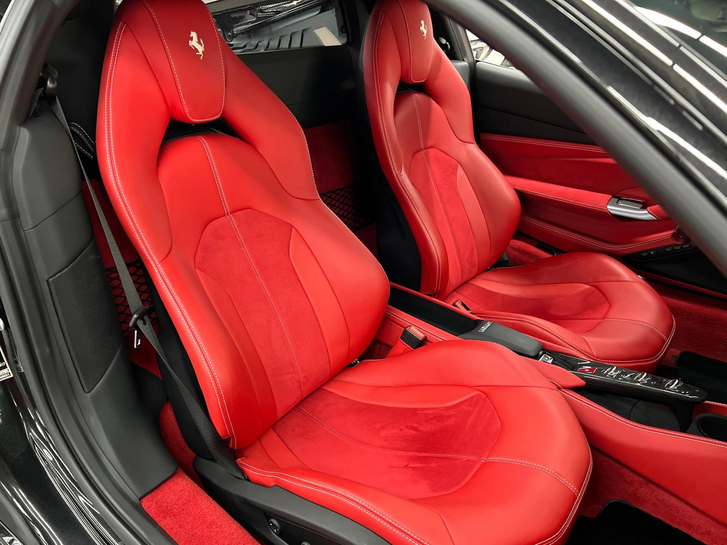 二手法拉利 F8 黑色/红色 2019款 Tributo 3.9T V8