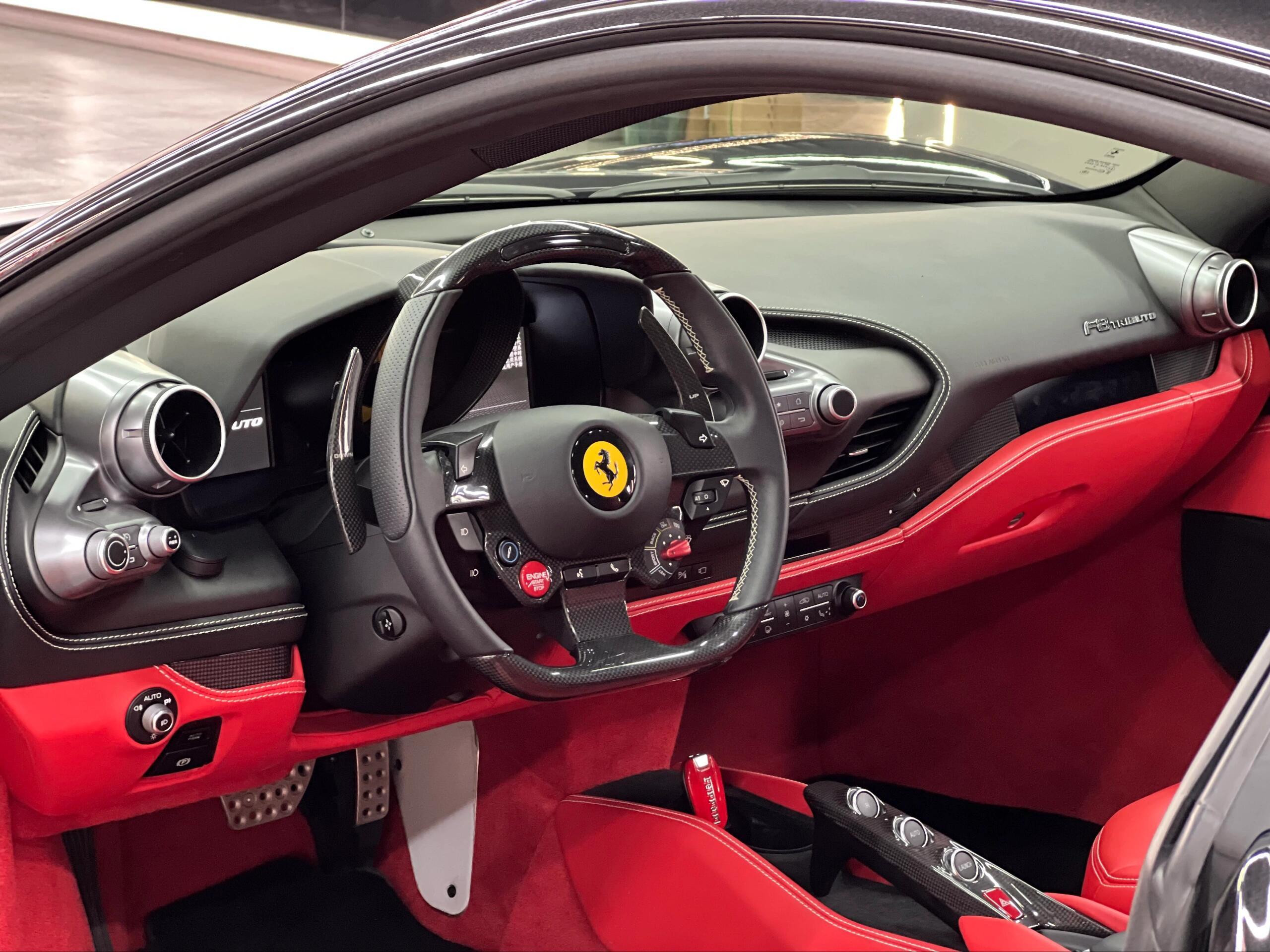 二手法拉利 F8 黑色/红色 2019款 Tributo 3.9T V8