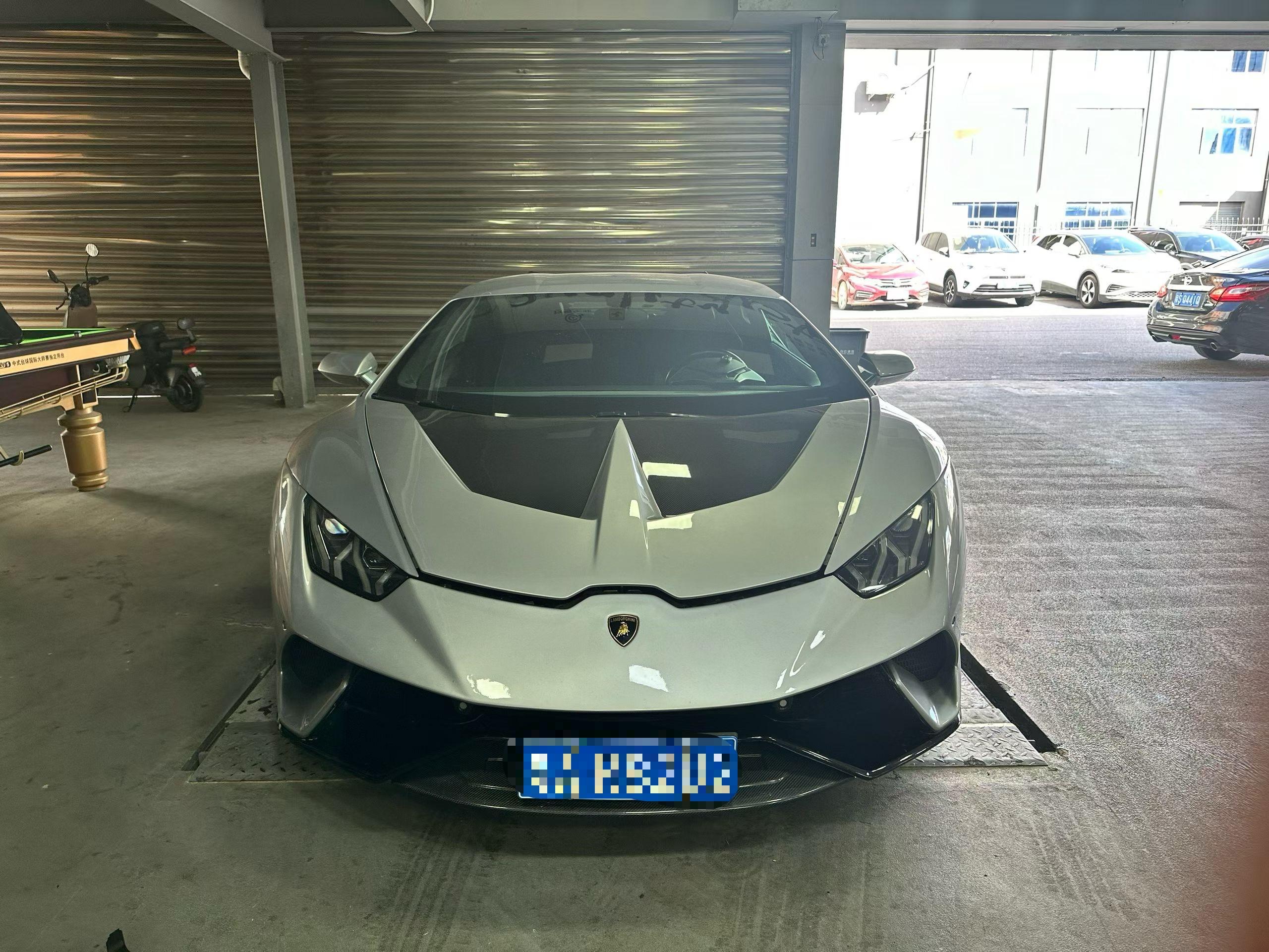 二手兰博基尼 Huracán 银灰色/黑色 2016款 Huracán RWD Coupe