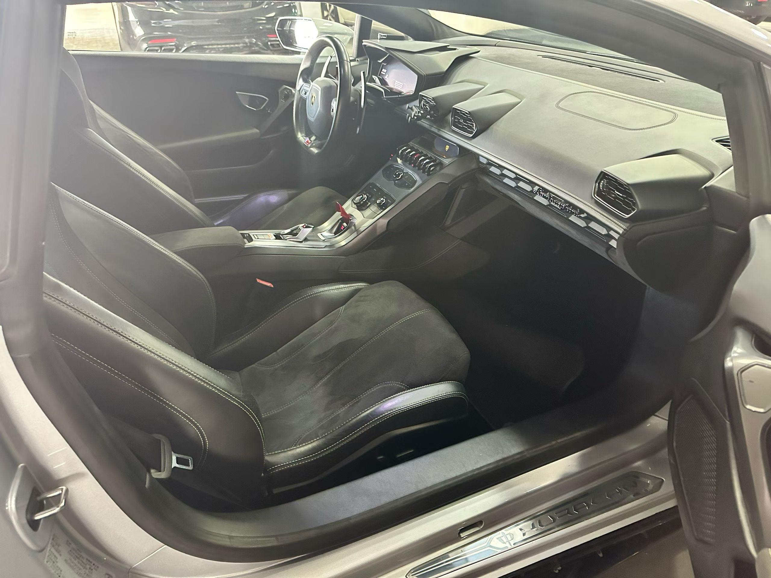 二手兰博基尼 Huracán 银灰色/黑色 2016款 Huracán RWD Coupe