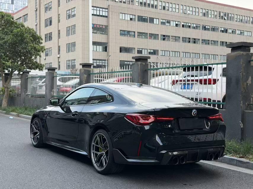 二手宝马 M系 黑色/橙色 2023款 M4双门轿跑车 雷霆版