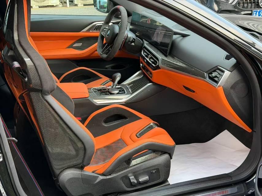 二手宝马 M系 黑色/橙色 2023款 M4双门轿跑车 雷霆版