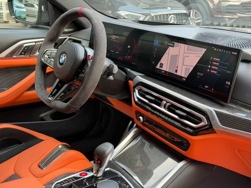 二手宝马 M系 黑色/橙色 2023款 M4双门轿跑车 雷霆版