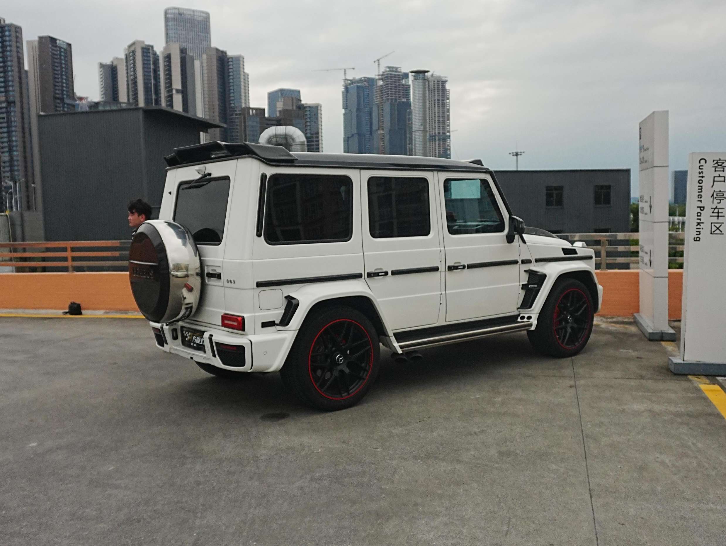 二手奔驰 G级AMG 白色/黑红 2018款 AMG G 63 典藏版