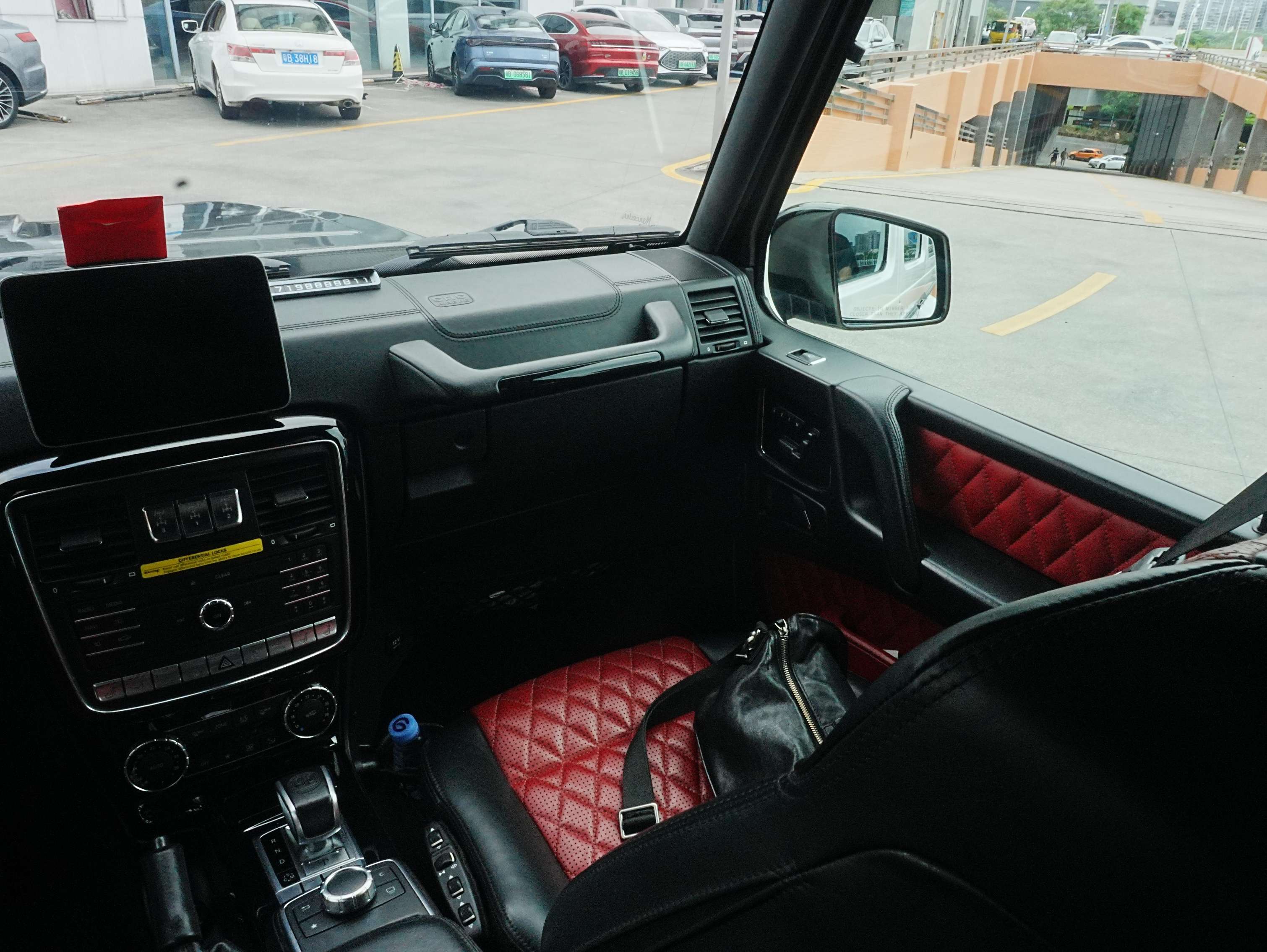 二手奔驰 G级AMG 白色/黑红 2018款 AMG G 63 典藏版