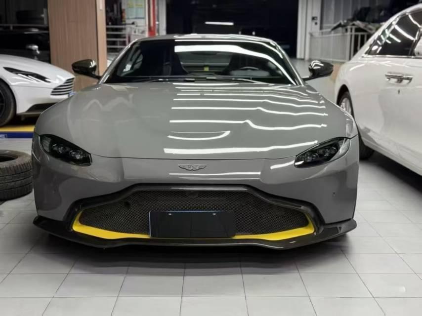 二手阿斯顿·马丁 V8 Vantage 水泥灰/黑黄 2018款 4.0T V8 Coupe
