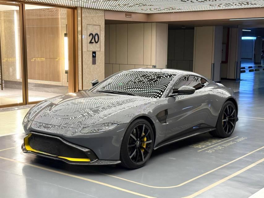 二手阿斯顿·马丁 V8 Vantage 水泥灰/黑黄 2018款 4.0T V8 Coupe