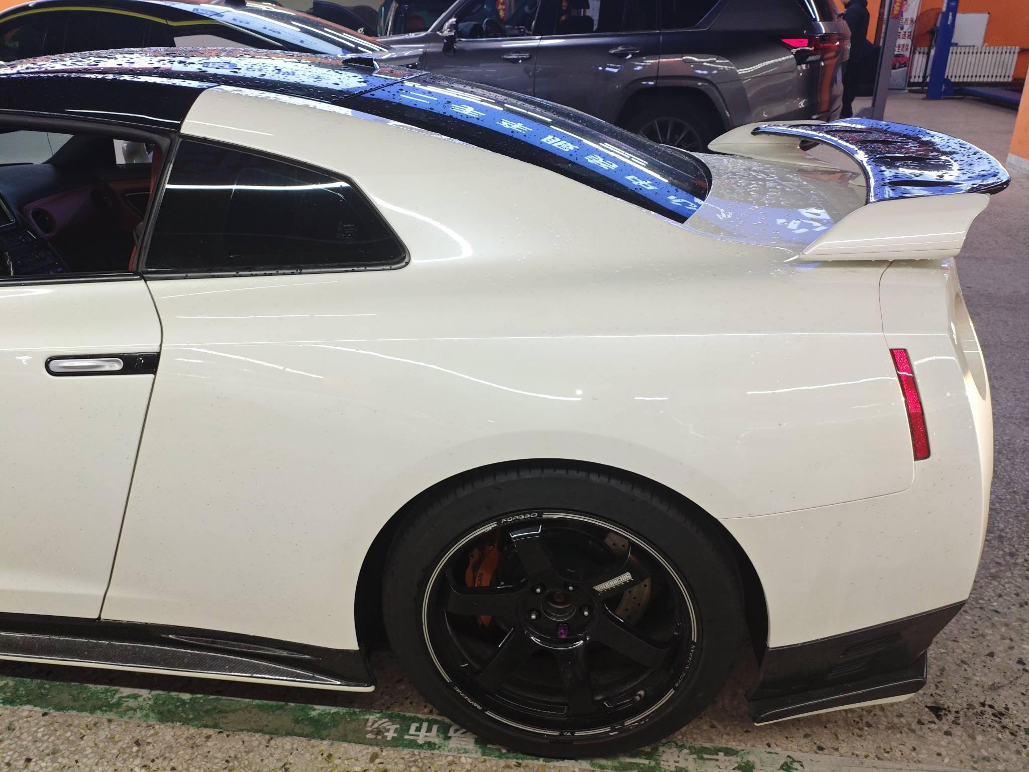 二手日产 GT-R 白色/红色 2015款 3.8T