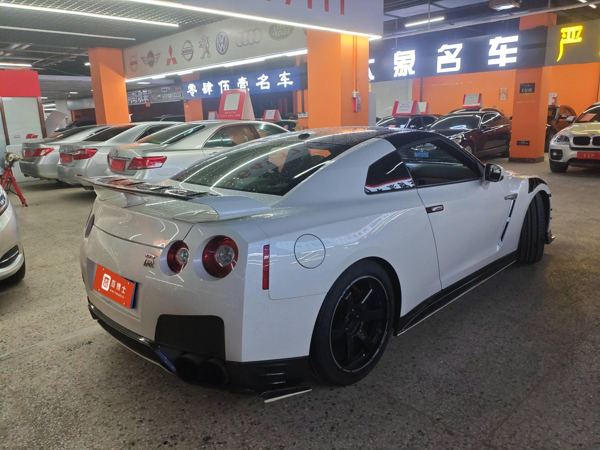 二手日产 GT-R 白色/红色 2015款 3.8T