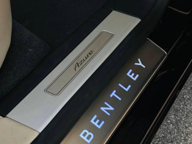 二手宾利 飞驰 金黑/米色 2022款 4.0T V8 Mulliner