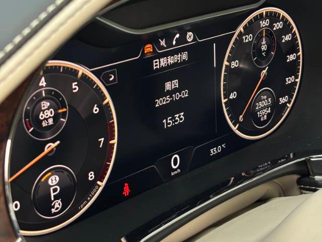 二手宾利 飞驰 金黑/米色 2022款 4.0T V8 Mulliner