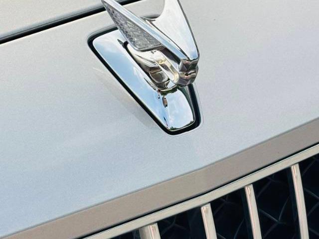 二手宾利 飞驰 金黑/米色 2022款 4.0T V8 Mulliner