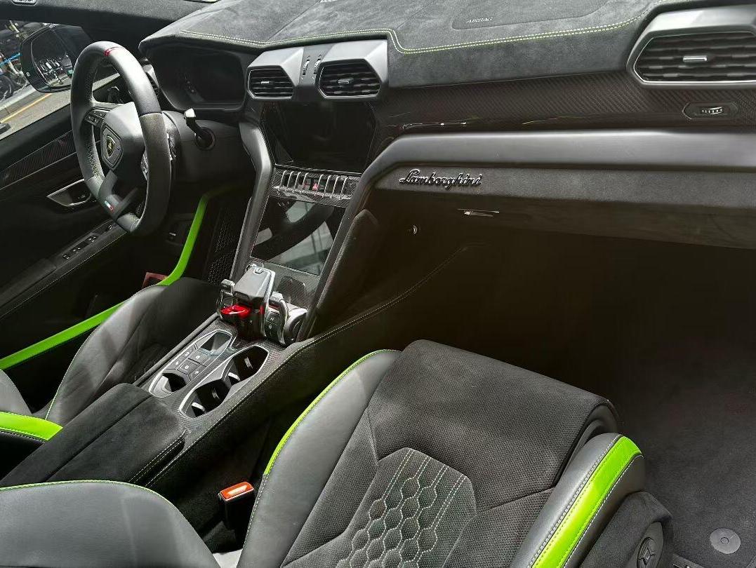二手兰博基尼 Urus 绿色/黑色 2022款 4.0T V8 Performante