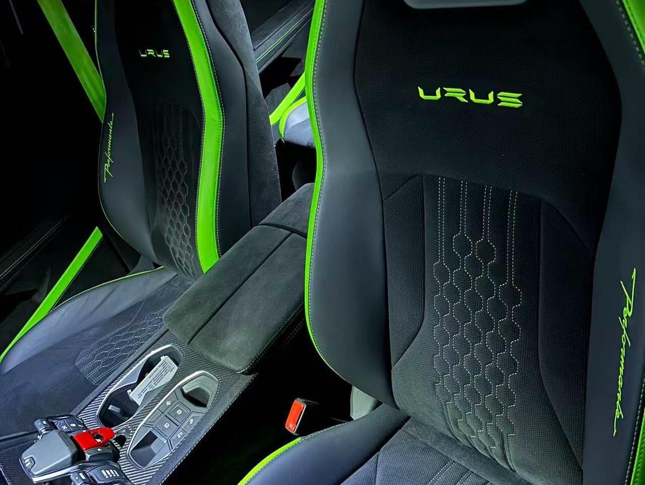 二手兰博基尼 Urus 绿色/黑色 2022款 4.0T V8 Performante