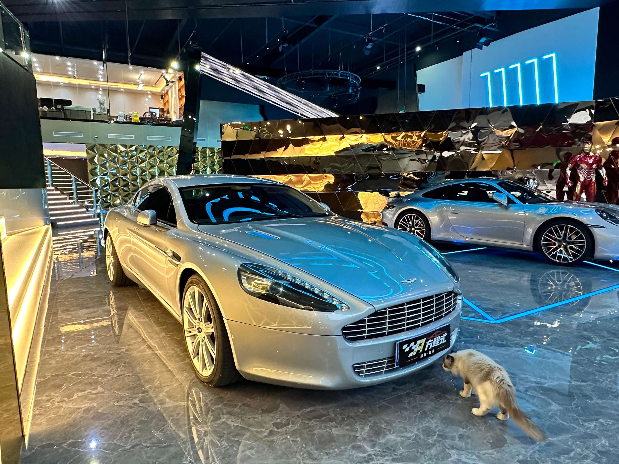 二手阿斯顿·马丁 Rapide 银色/紫色  2013款 6.0L S