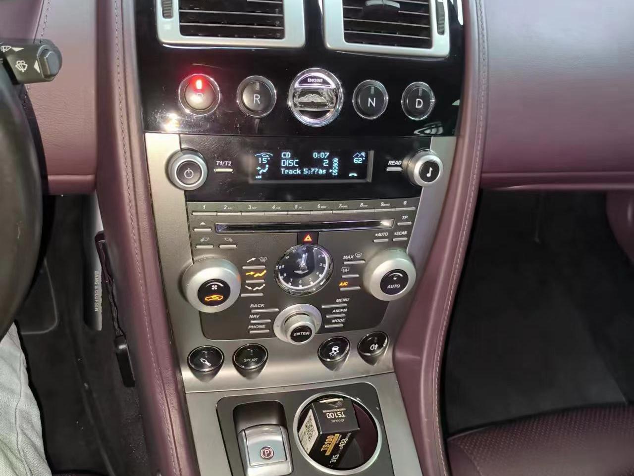 二手阿斯顿·马丁 Rapide 银色/紫色  2013款 6.0L S