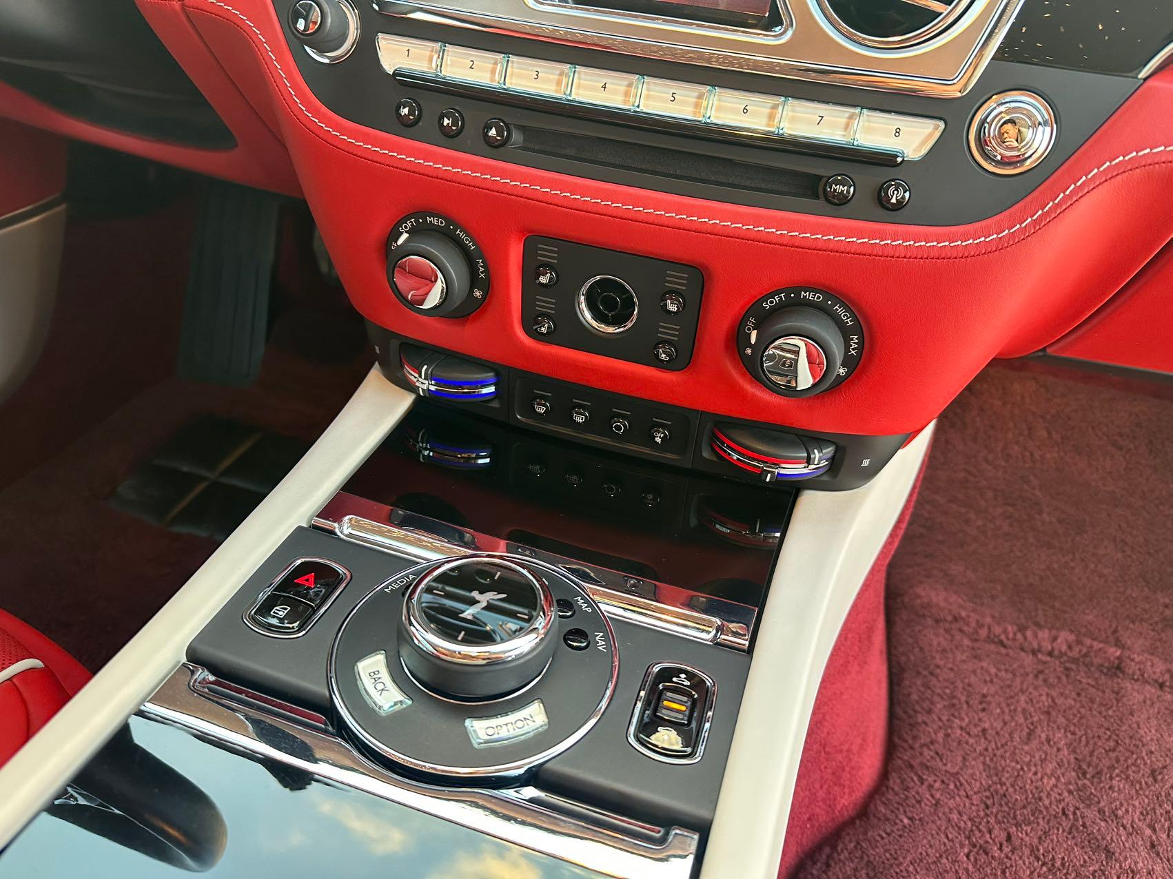 二手劳斯莱斯 魅影 白色/红色 2018款 6.6T 标准型