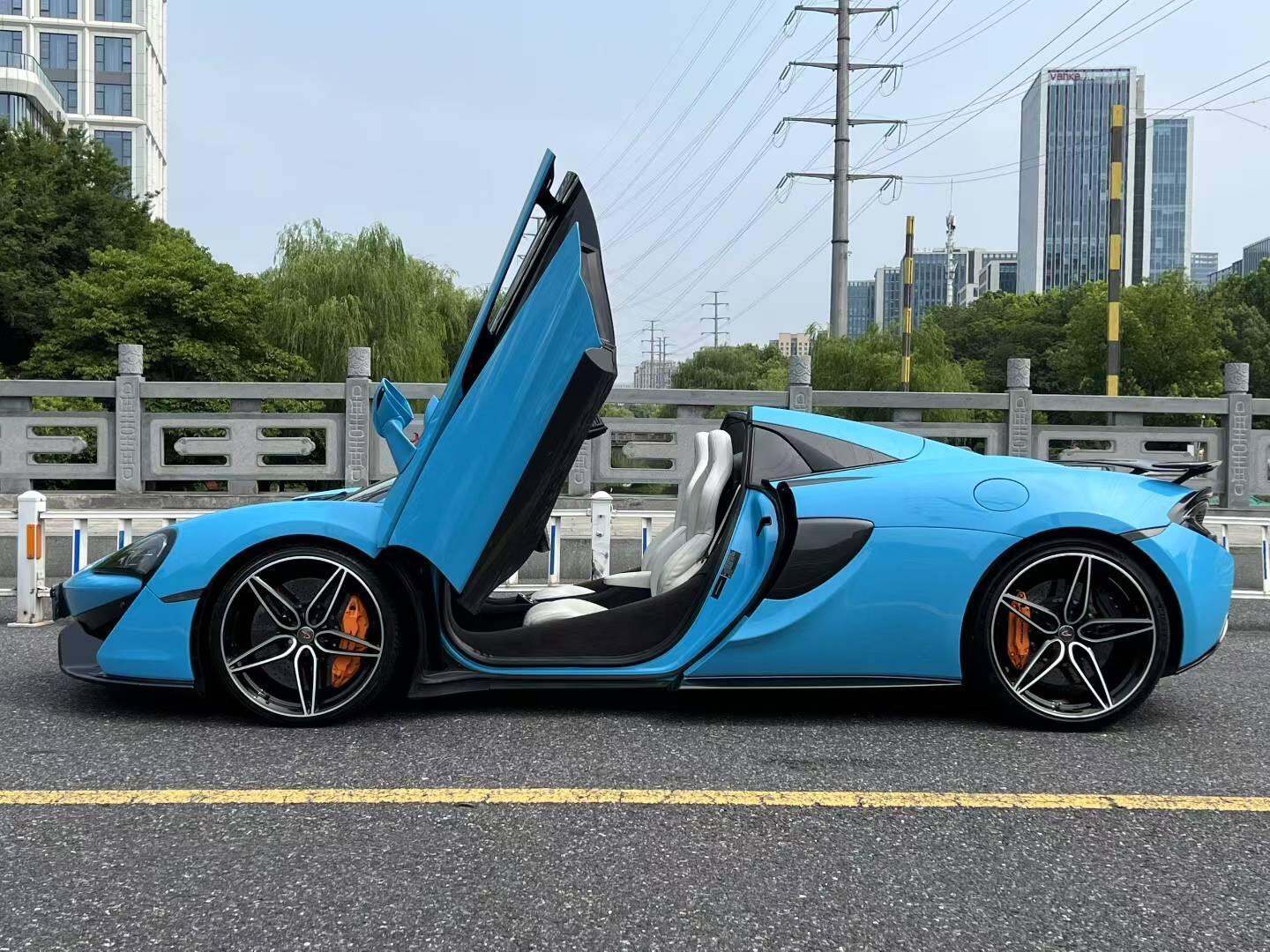 二手迈凯伦 570S 瓷器蓝/白色 2019款 570S 3.8T Spider