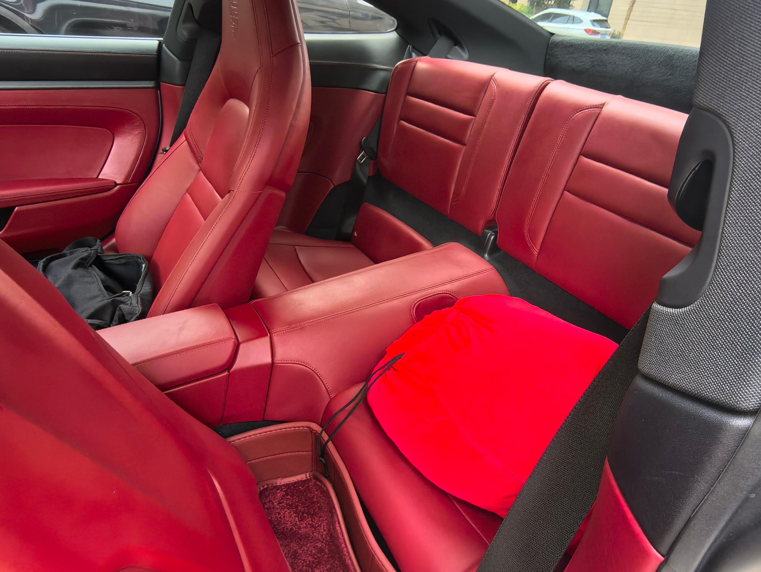 二手保时捷 911 银色/红色 2023款  Carrera 3.0T