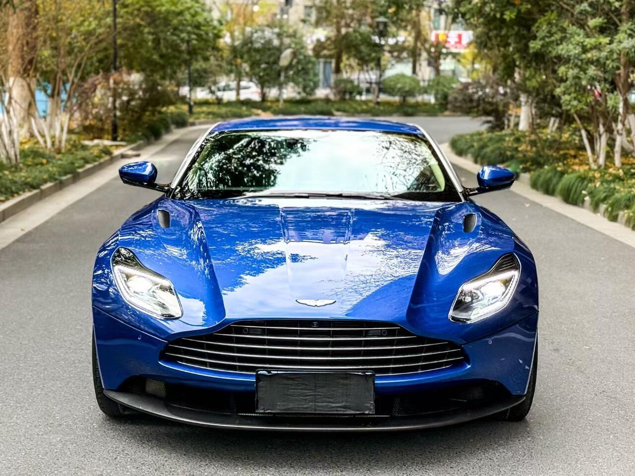 二手阿斯顿·马丁 DB11 南海蓝/白色 2020款 4.0T V8 Coupe