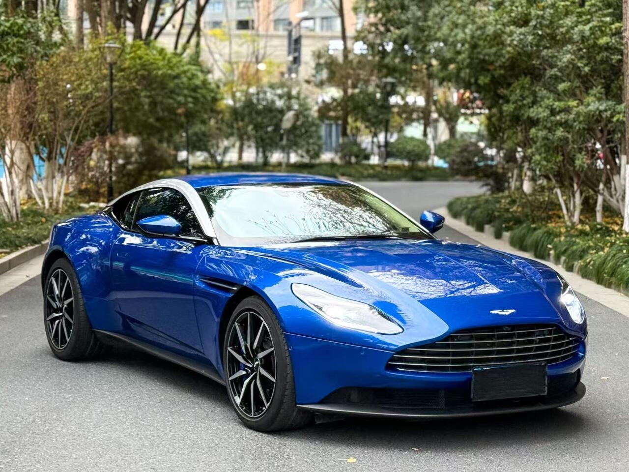 二手阿斯顿·马丁 DB11 南海蓝/白色 2020款 4.0T V8 Coupe