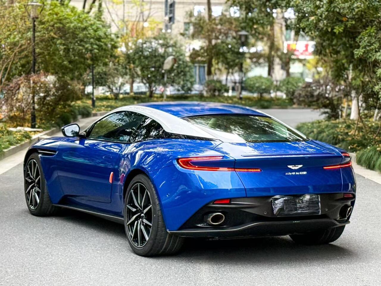 二手阿斯顿·马丁 DB11 南海蓝/白色 2020款 4.0T V8 Coupe