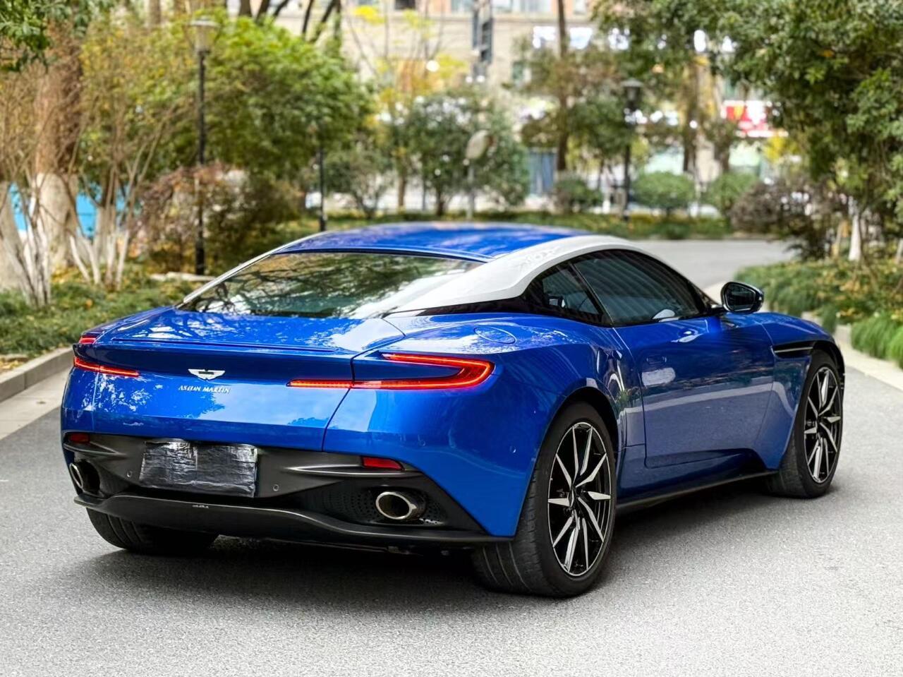 二手阿斯顿·马丁 DB11 南海蓝/白色 2020款 4.0T V8 Coupe