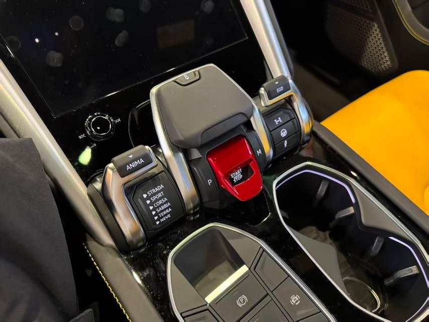 二手兰博基尼 Urus 黄色/黄色 2021款 4.0T V8