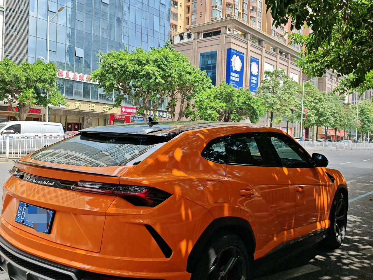 二手兰博基尼 Urus 黑色/橙色 2021款 4.0T V8