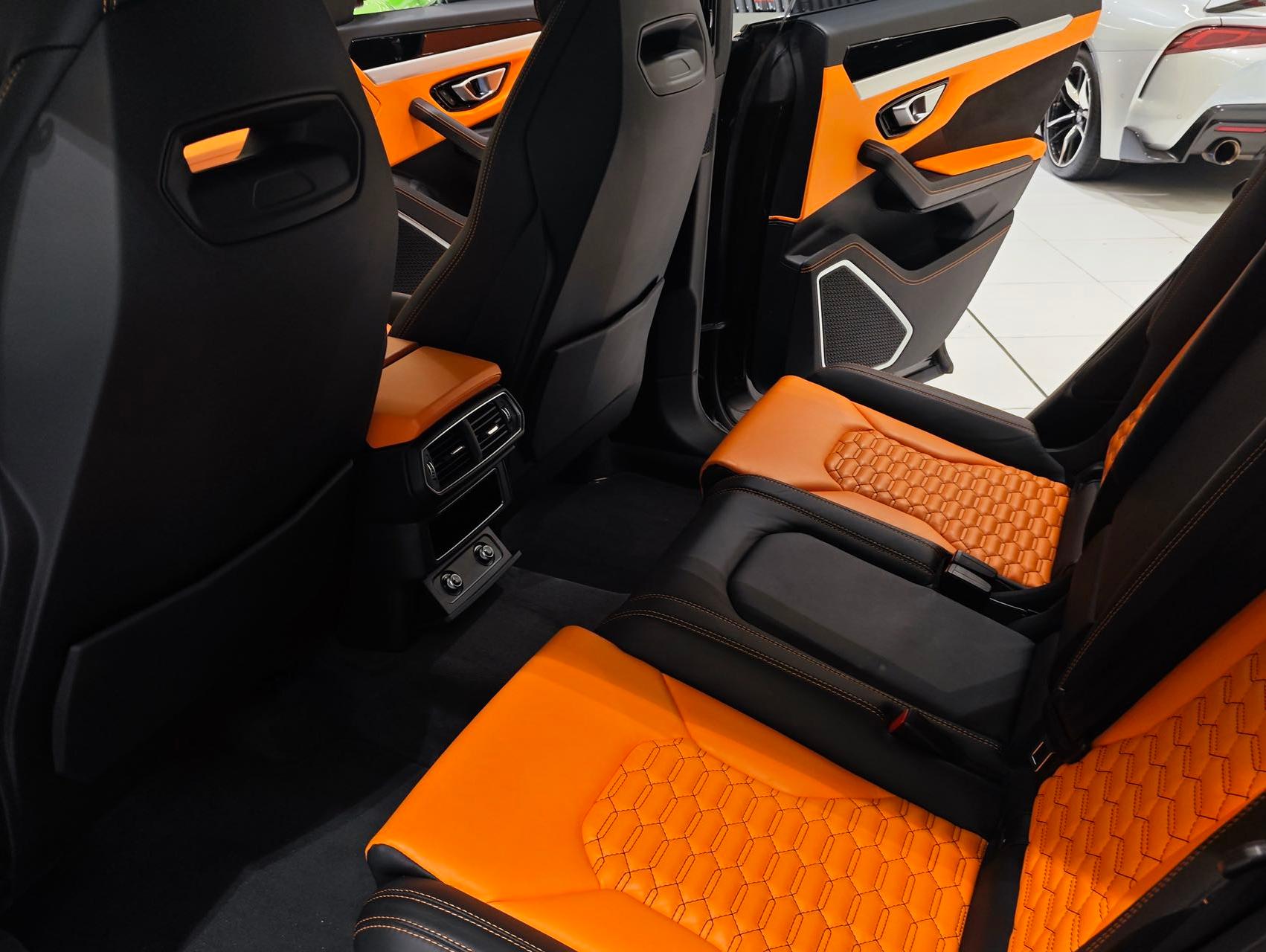 二手兰博基尼 Urus 黑色/橙色 2021款 4.0T V8