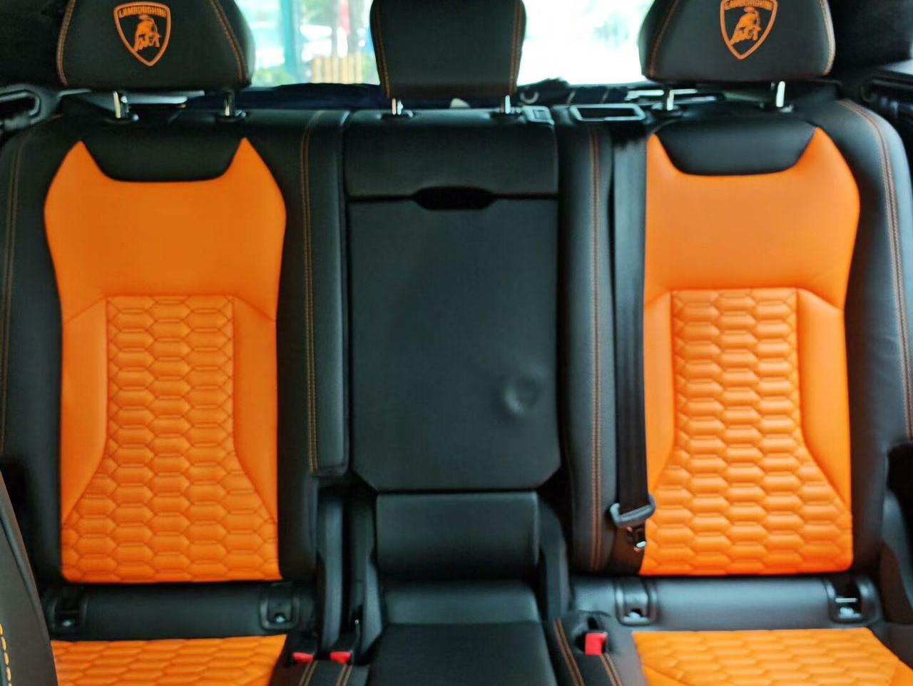 二手兰博基尼 Urus 黑色/橙色 2021款 4.0T V8