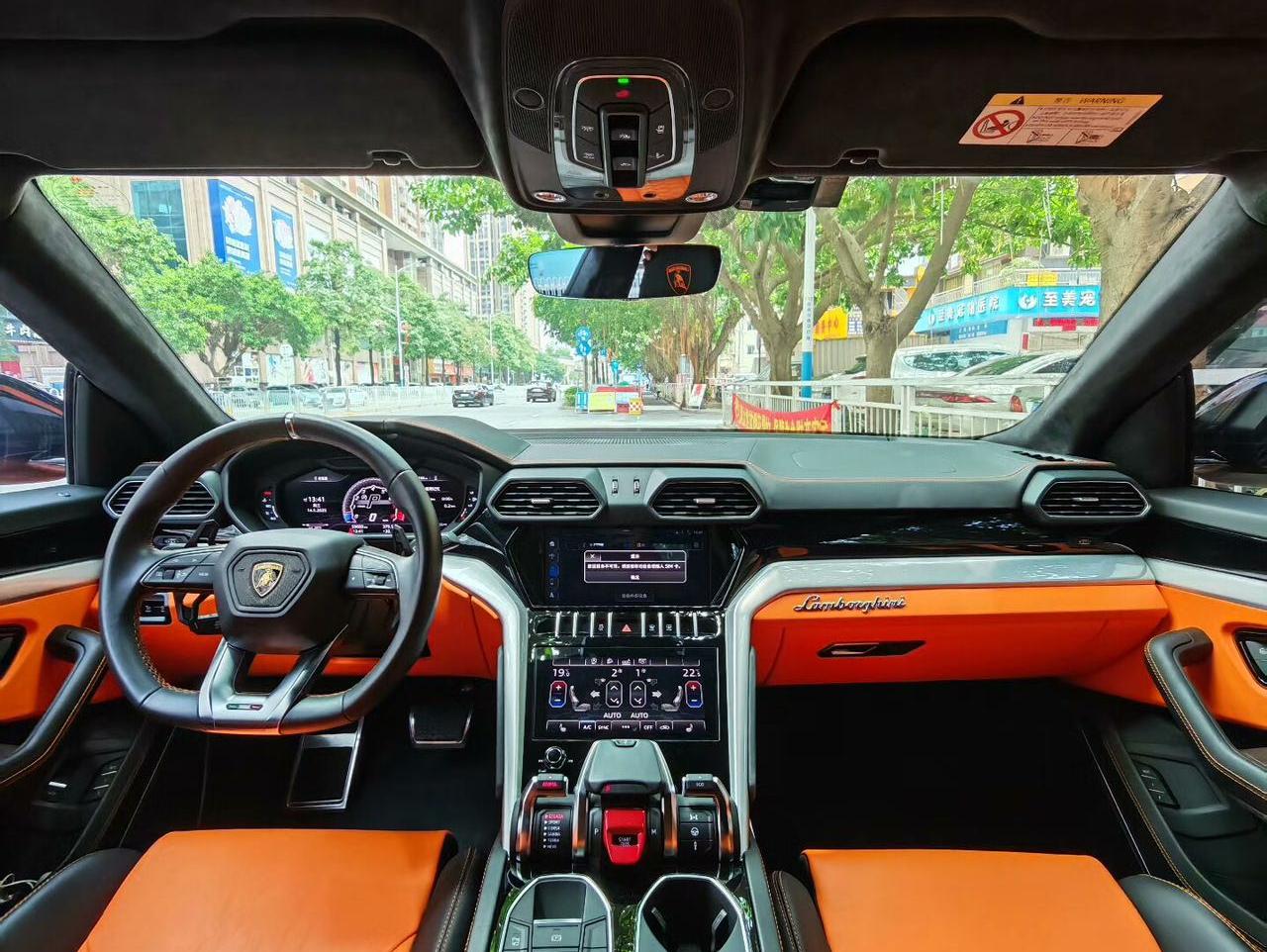 二手兰博基尼 Urus 黑色/橙色 2021款 4.0T V8