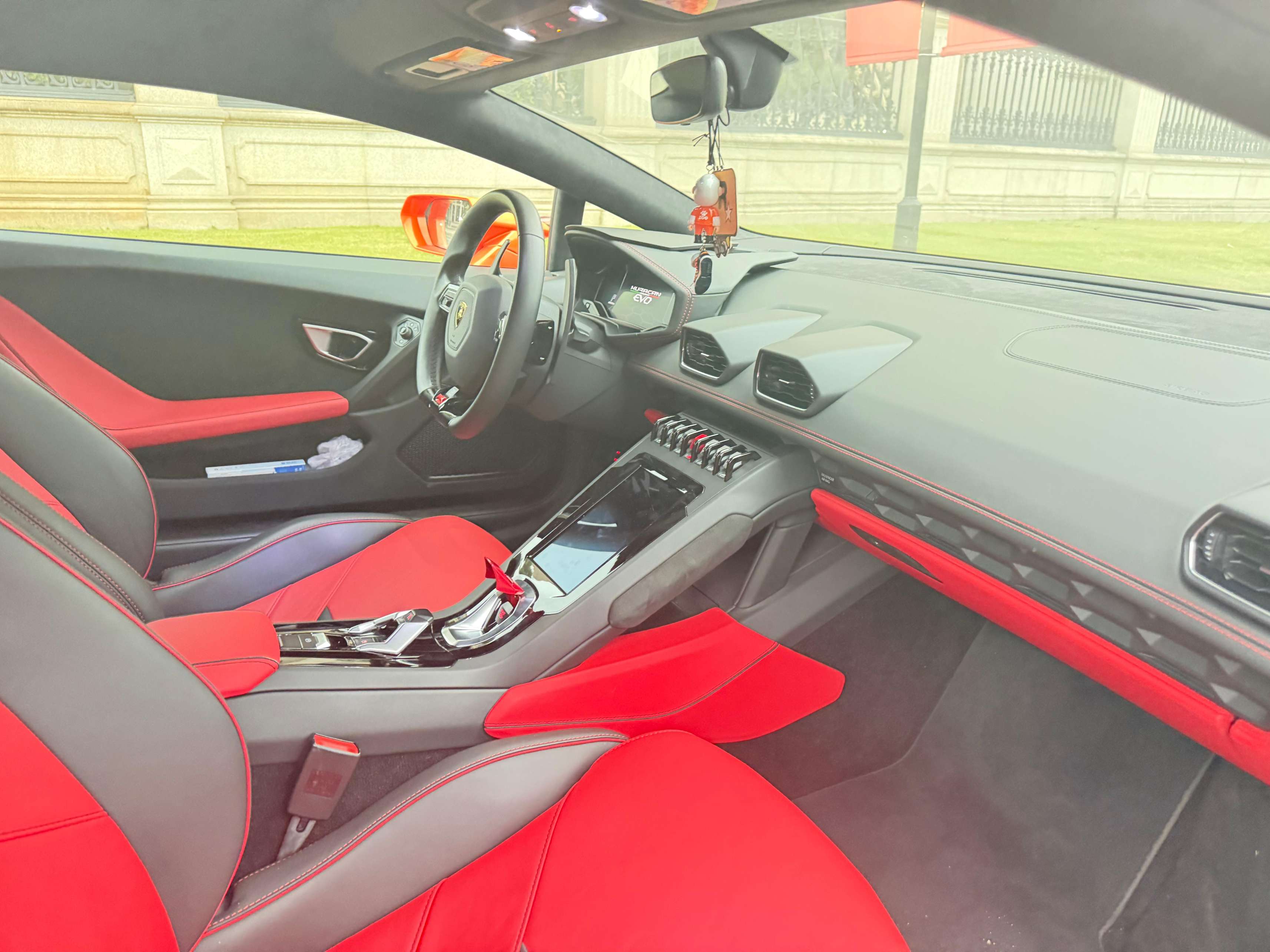 二手兰博基尼 Huracán 黑色/红色 2020款 Huracán EVO RWD