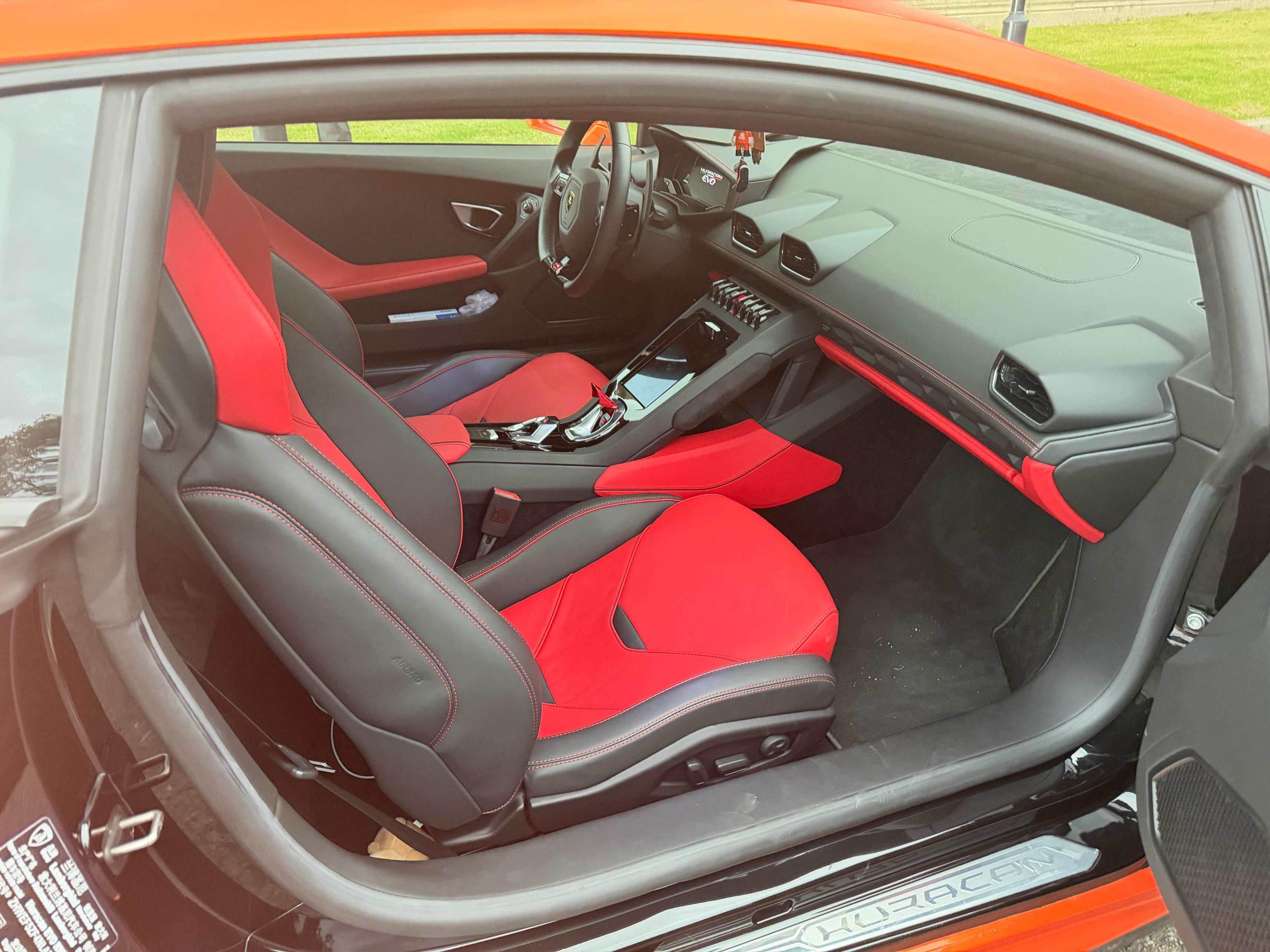 二手兰博基尼 Huracán 黑色/红色 2020款 Huracán EVO RWD