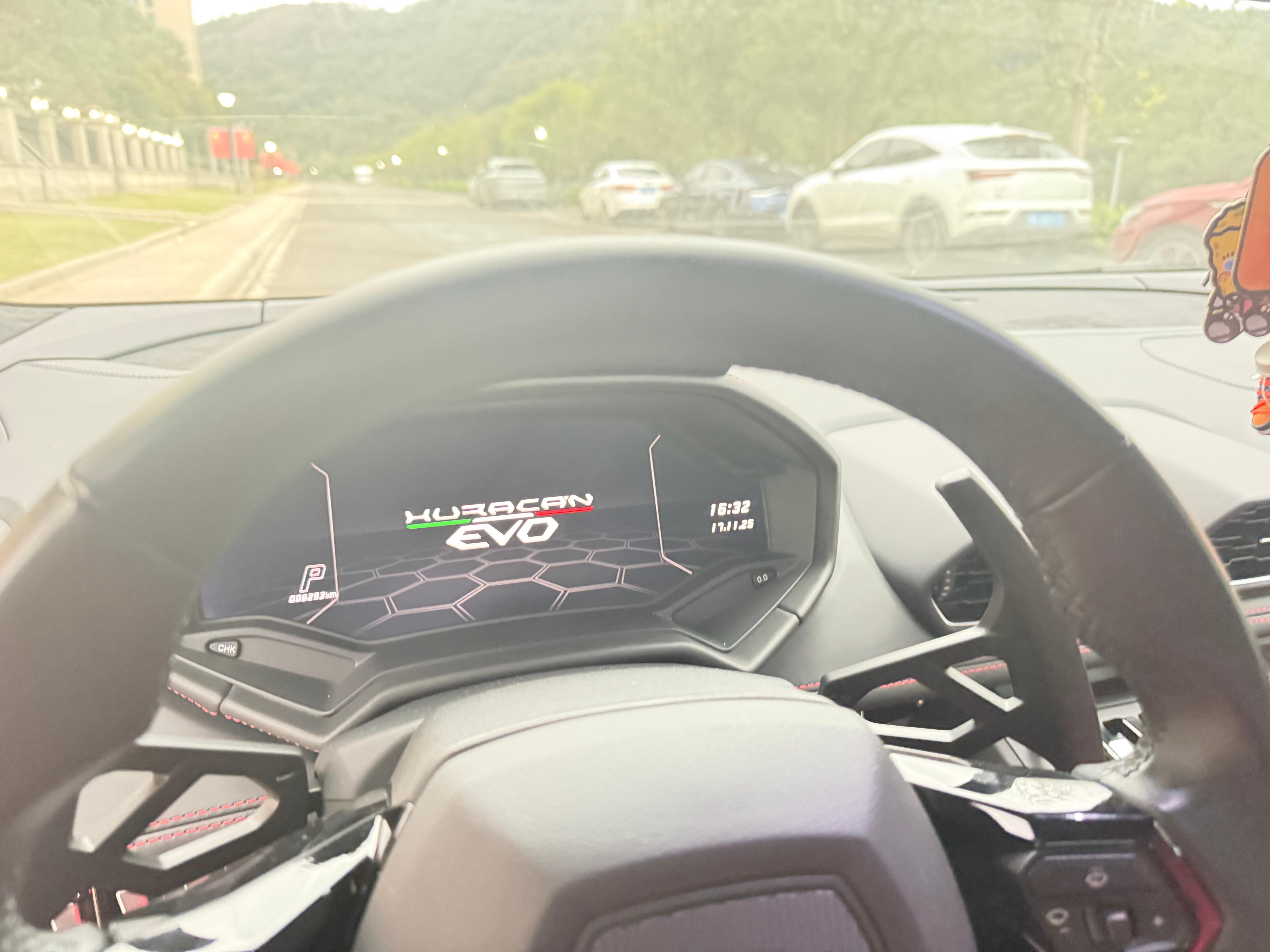 二手兰博基尼 Huracán 黑色/红色 2020款 Huracán EVO RWD