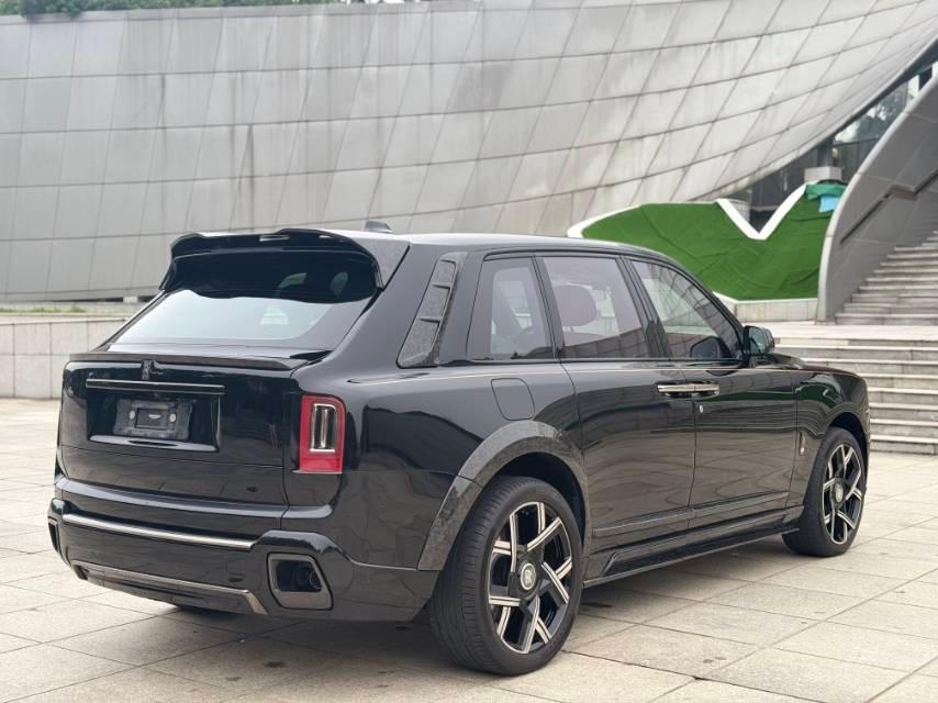 二手劳斯莱斯 库里南 黑色/爱马仕橙 2023款 Black Badge