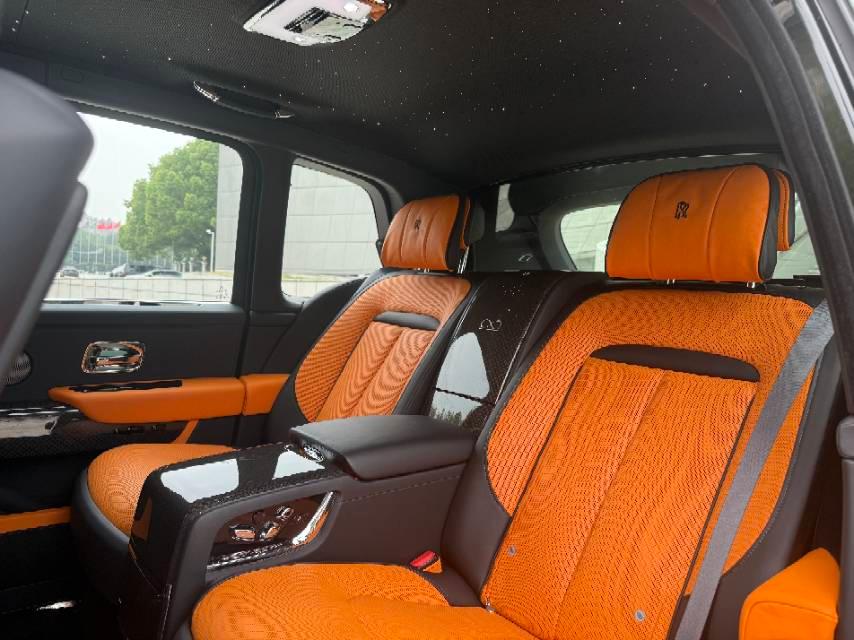 二手劳斯莱斯 库里南 黑色/爱马仕橙 2023款 Black Badge
