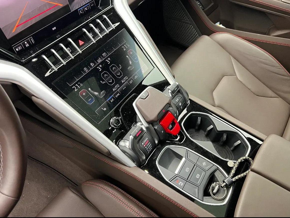 二手兰博基尼 Urus 黄色/马鞍棕 2021款 4.0T V8