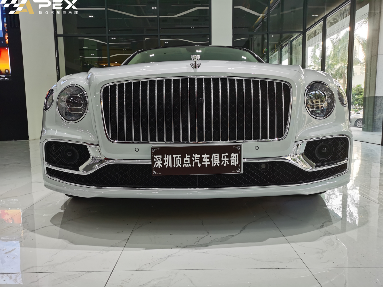 全新飞驰2020款6.0T W12标准版多少钱？