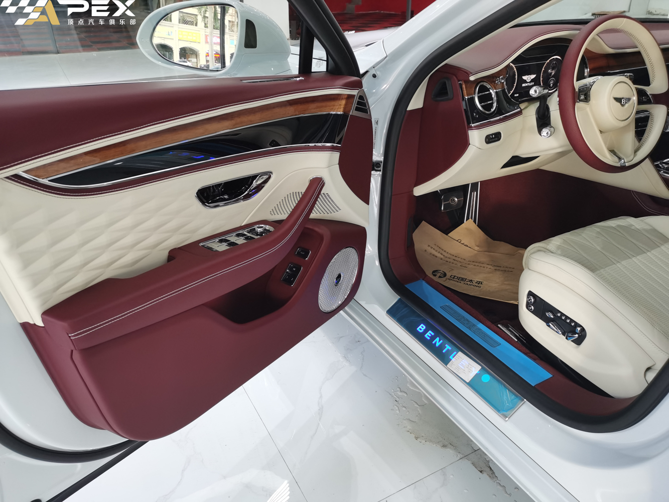 全新宾利飞驰W12多少钱 展厅现车368-430万