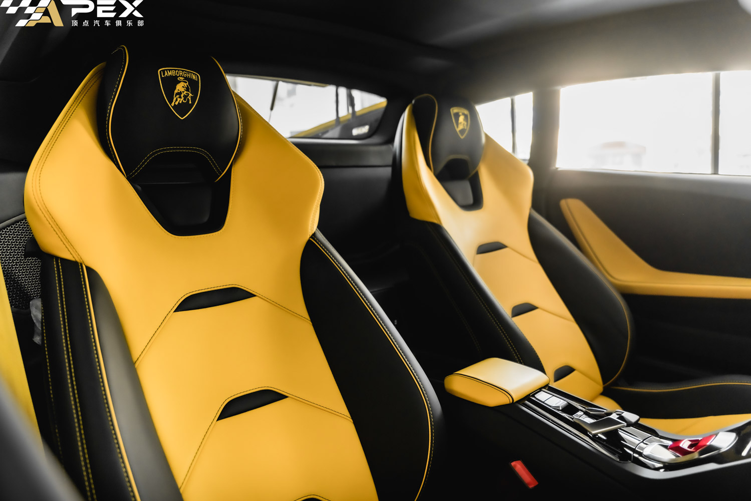 2021款兰博基尼huracan多少钱（huracan evo落地价格及图片）