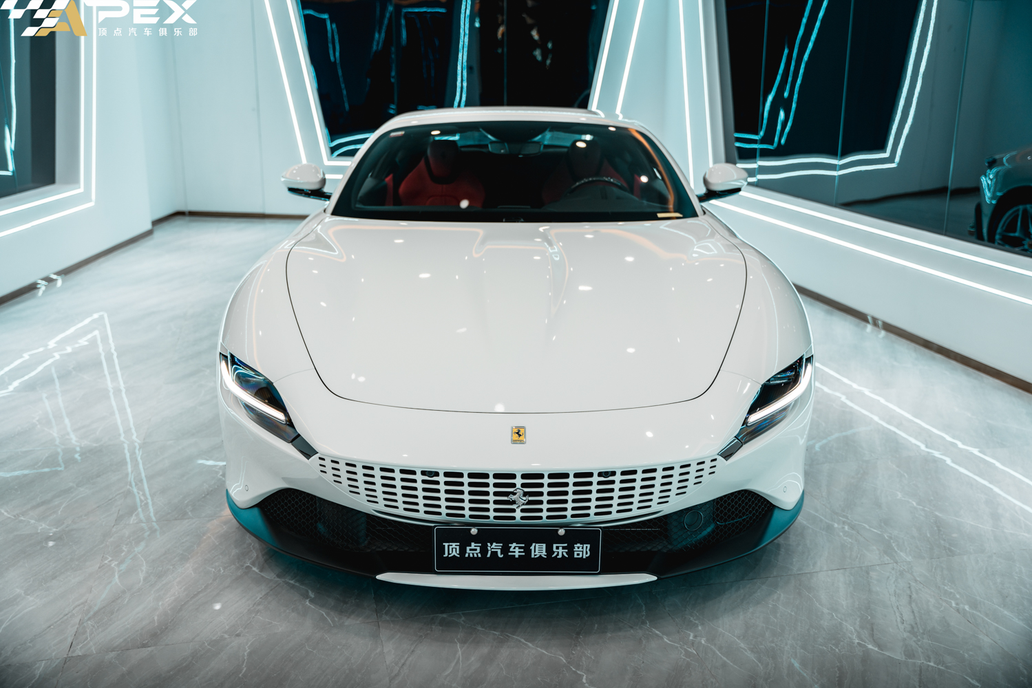 法拉利Roma：一辆日常使用的完美超级跑车