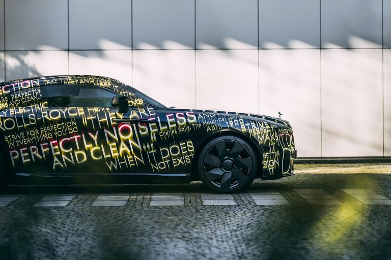 劳斯莱斯首款电动汽车 Spectre 将于2023年发布