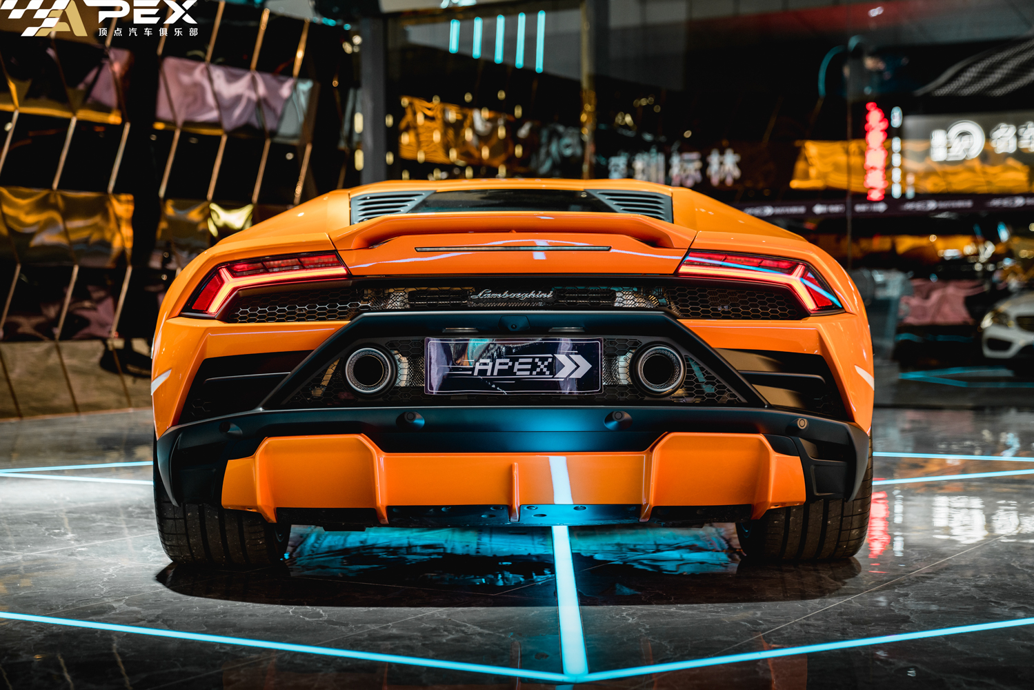2020 迈凯伦 GT 与 2020 兰博基尼 Huracan EVO