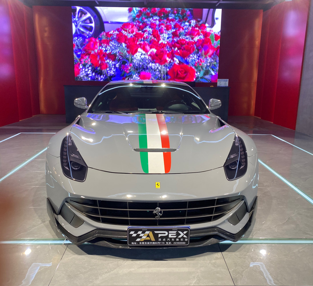 这就是我们对法拉利 F12 Berlinetta 的喜爱